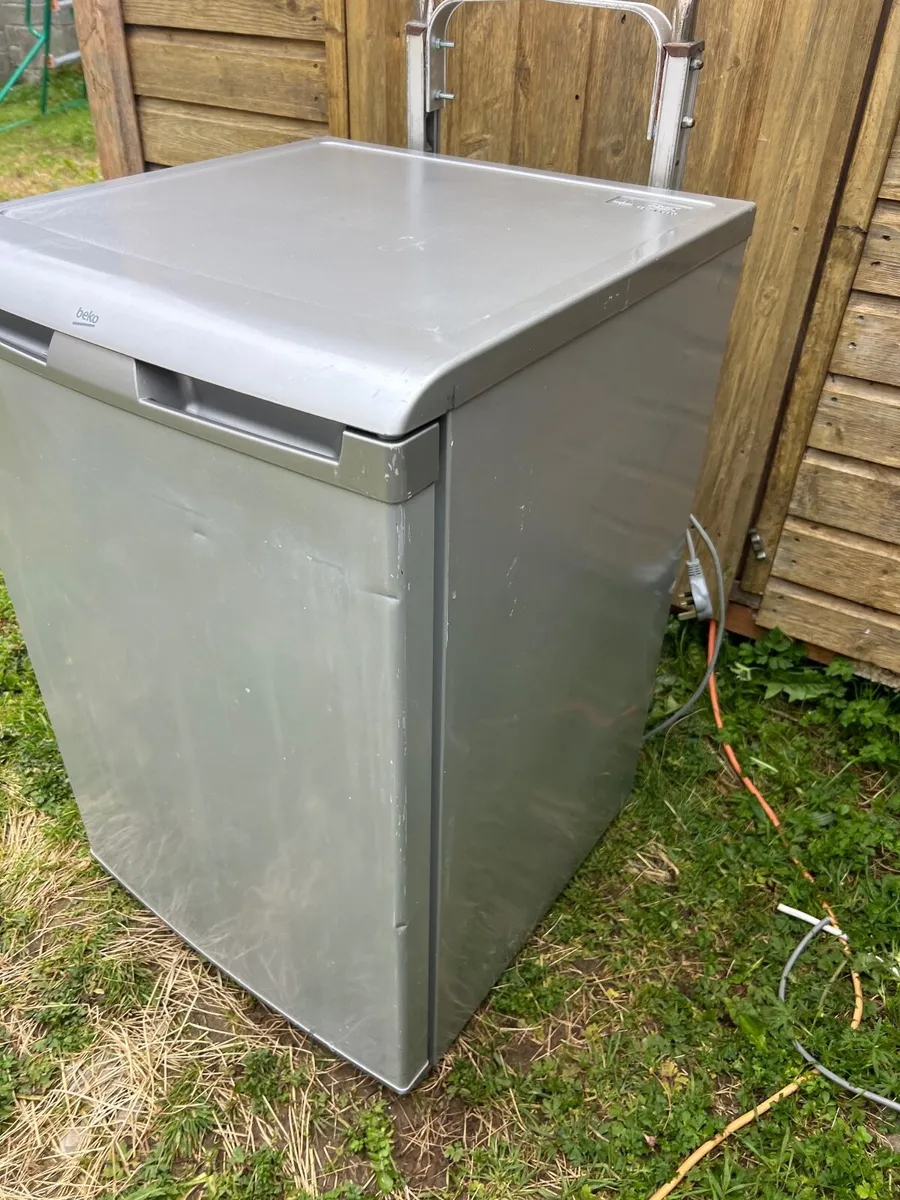 Undercounter freezer - Image 2