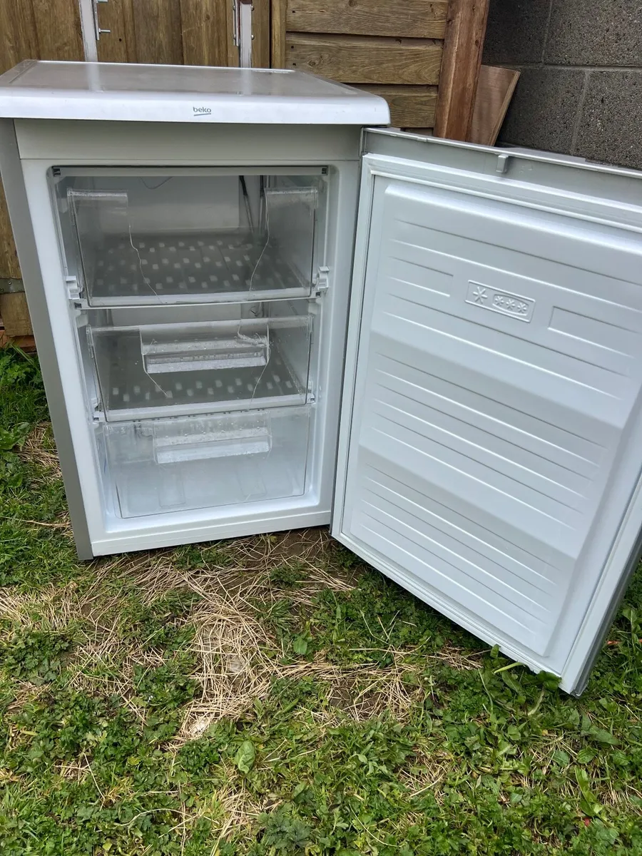 Undercounter freezer - Image 4