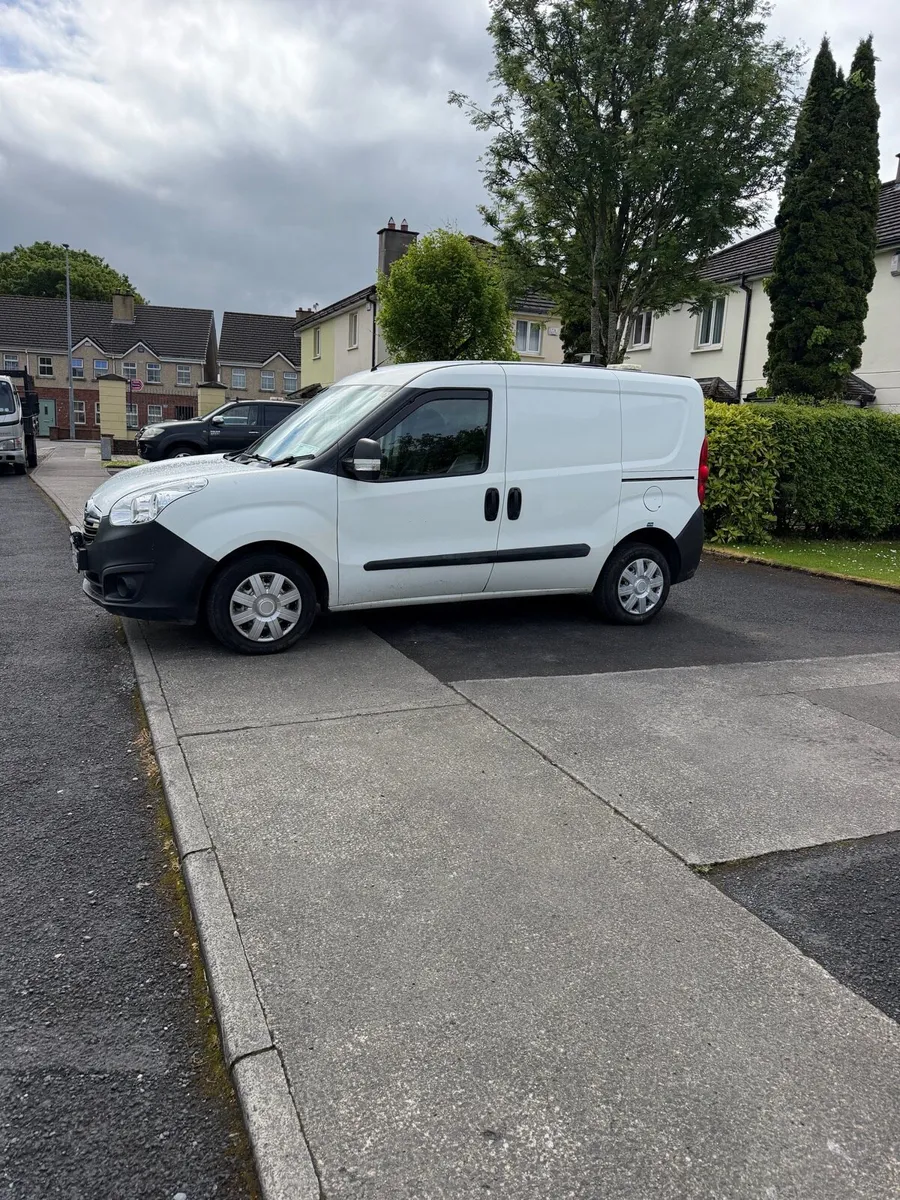 Van - Image 4