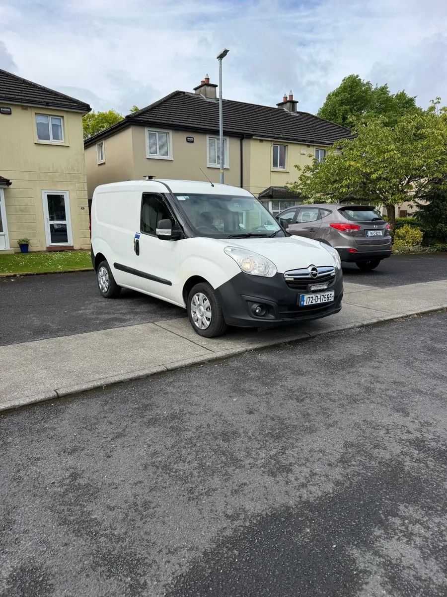 Van - Image 2