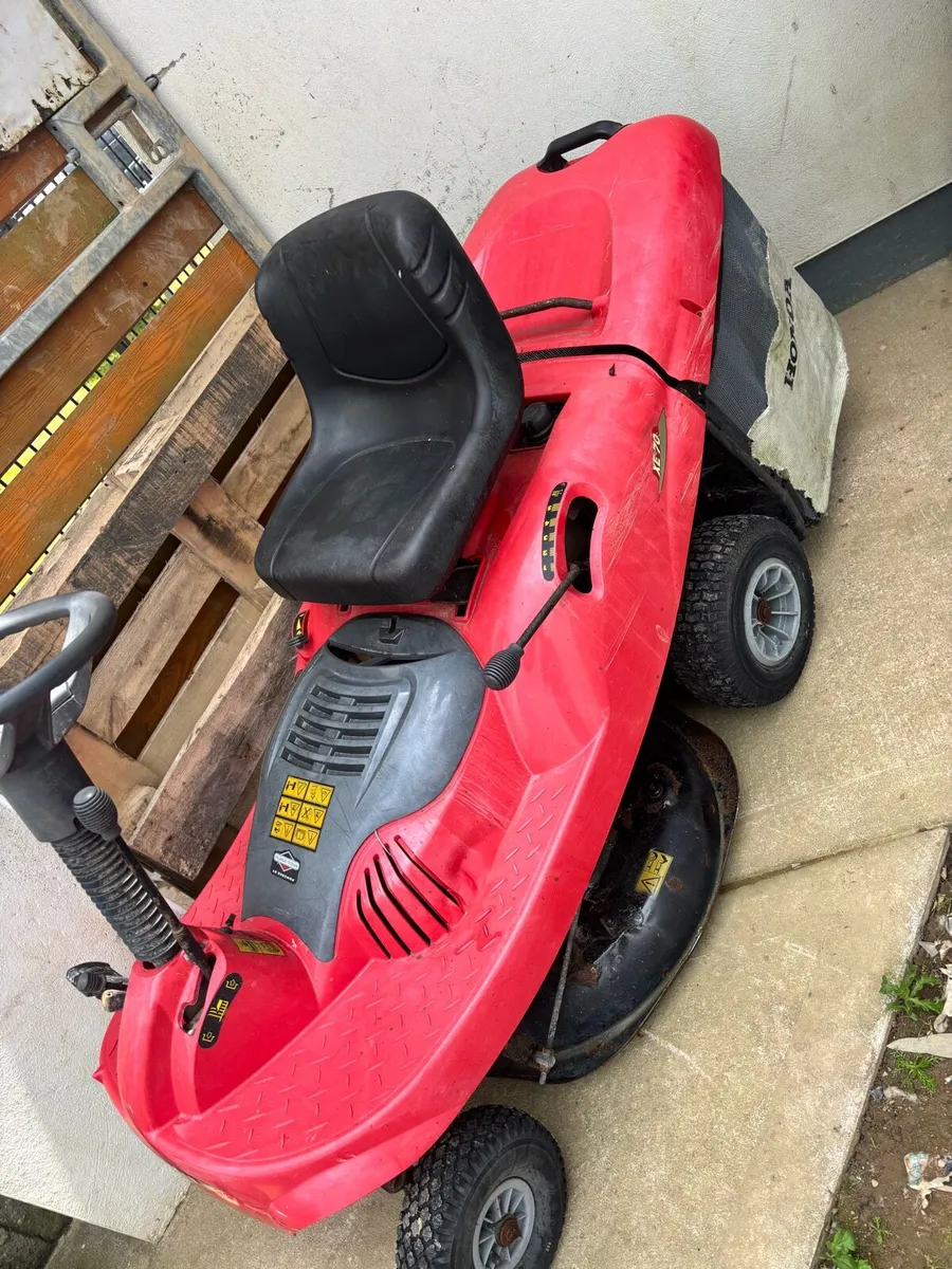 Ride on lawnmower - Image 2