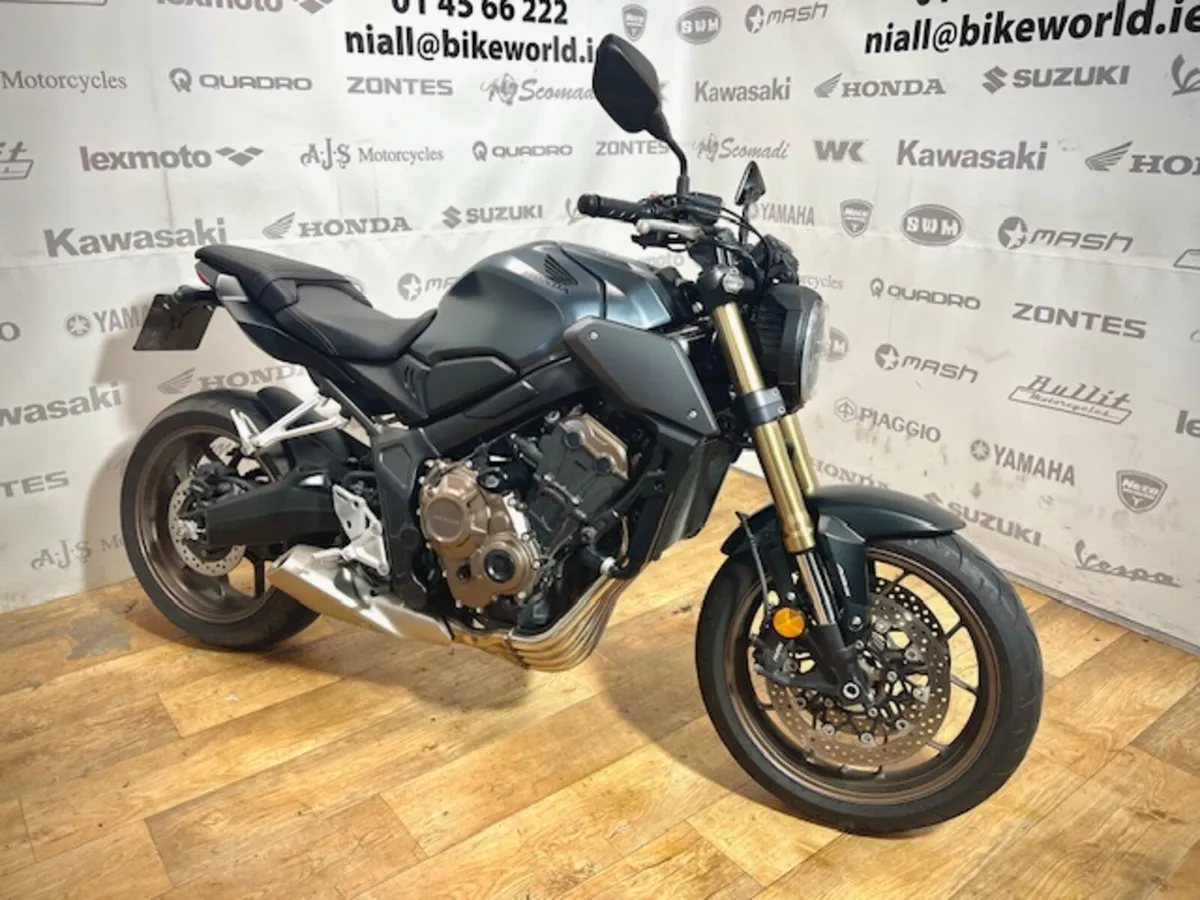 PRE-OWNED Honda CB650R 2023 - Image 2