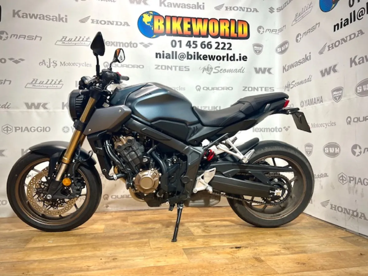 PRE-OWNED Honda CB650R 2023 - Image 3