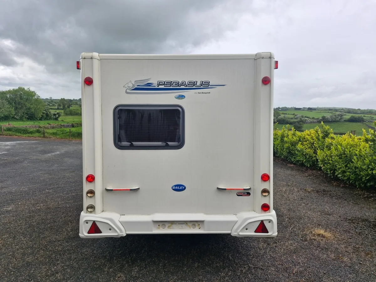 BAILEY PEGASUS 546 CARAVAN WITH AWNING - Image 3
