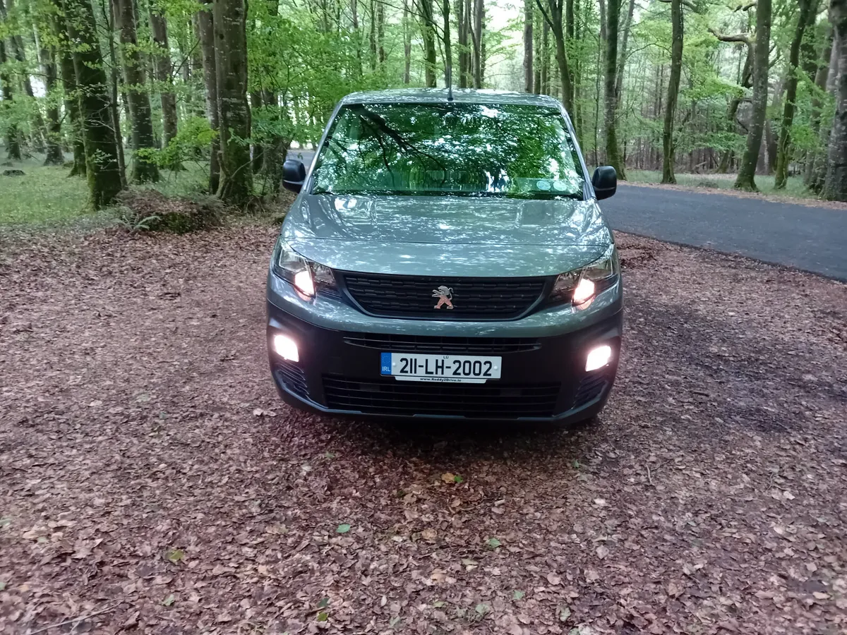 211 PEUGEOT PARTNER , 1.5 HDI Professional Plus - Image 2