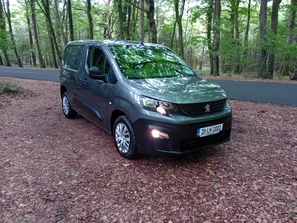 211 PEUGEOT PARTNER , 1.5 HDI Professional Plus - Image 3