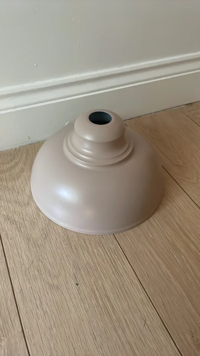 Pendant lamp shade - Image 1