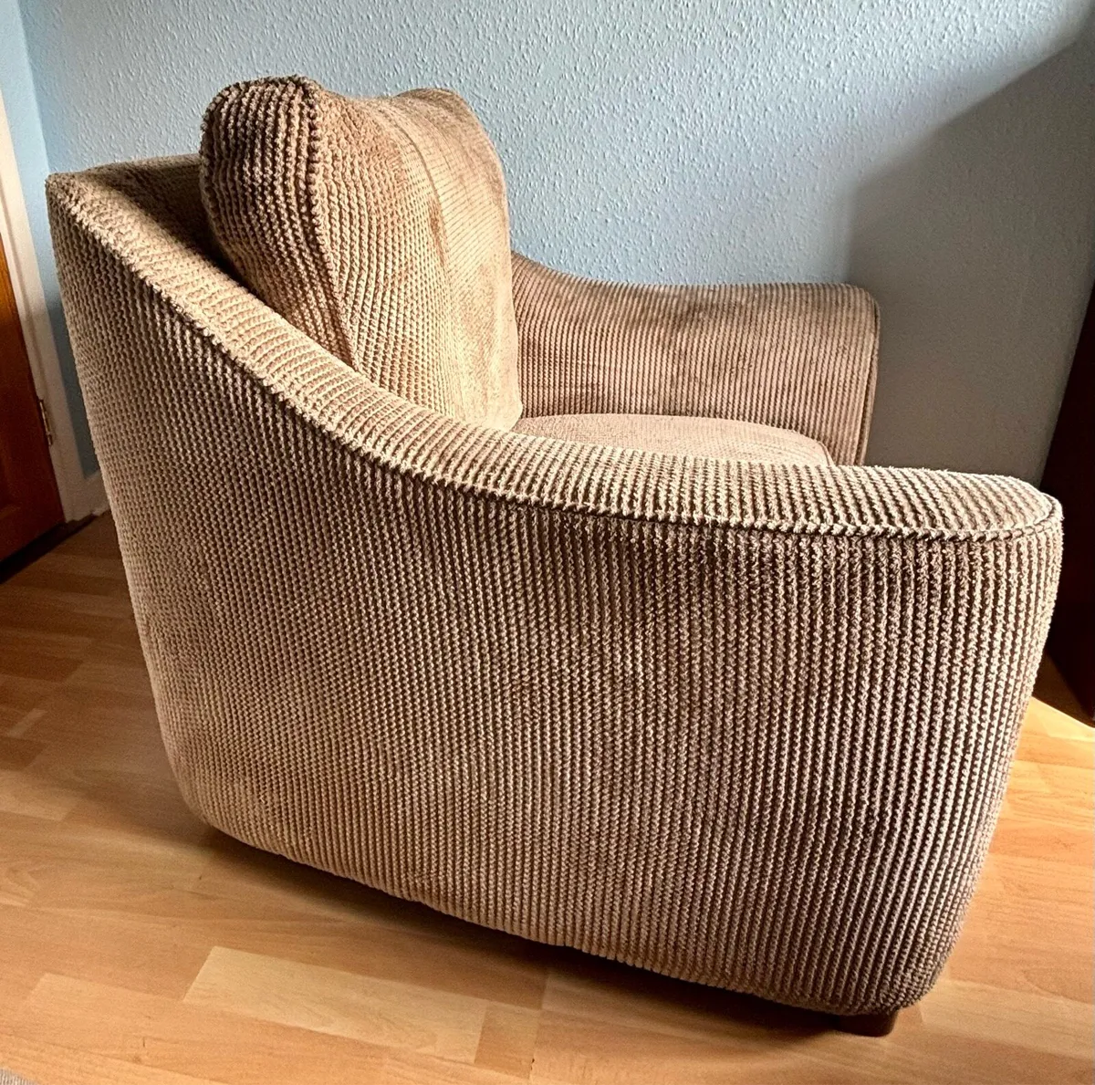 ** 💶 REDUCED, Casey’s furniture armchair ** - Image 4