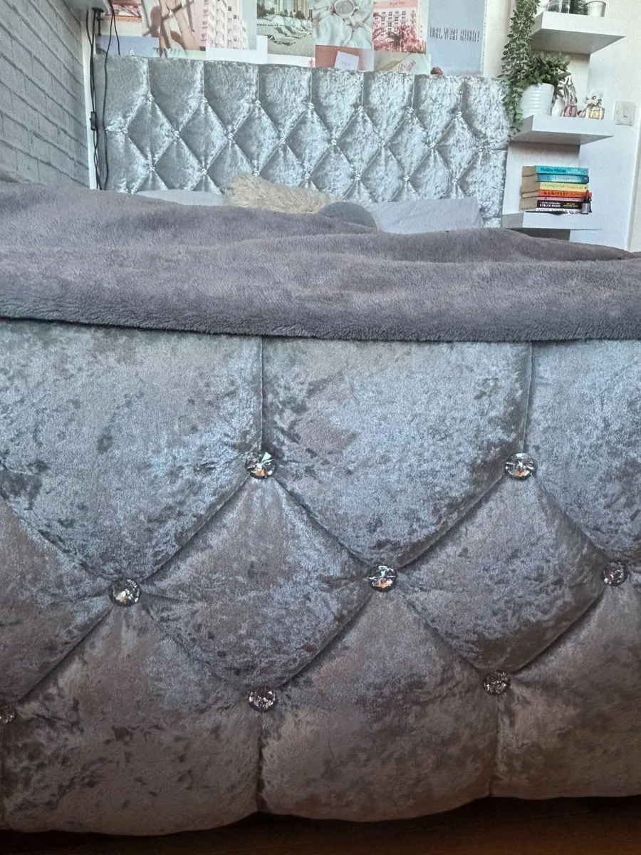 Crushed Sterling Velvet DOUBLE BED Frame - Silver - Image 4
