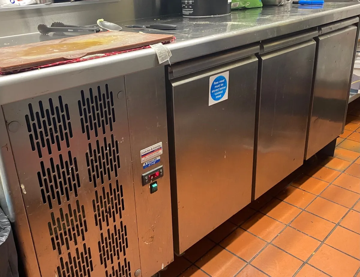 Commercial fridge - Image 1