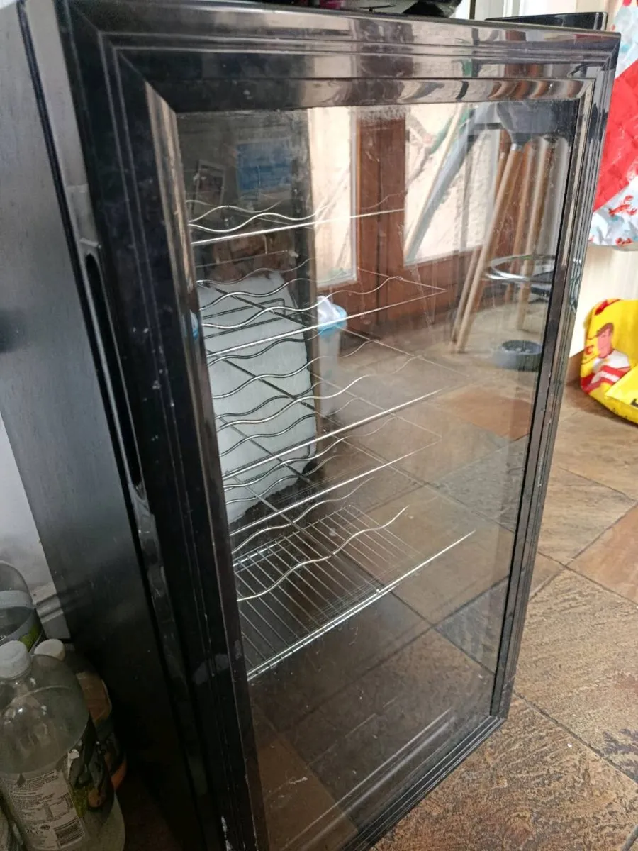 Wine chiller fridge - Image 1