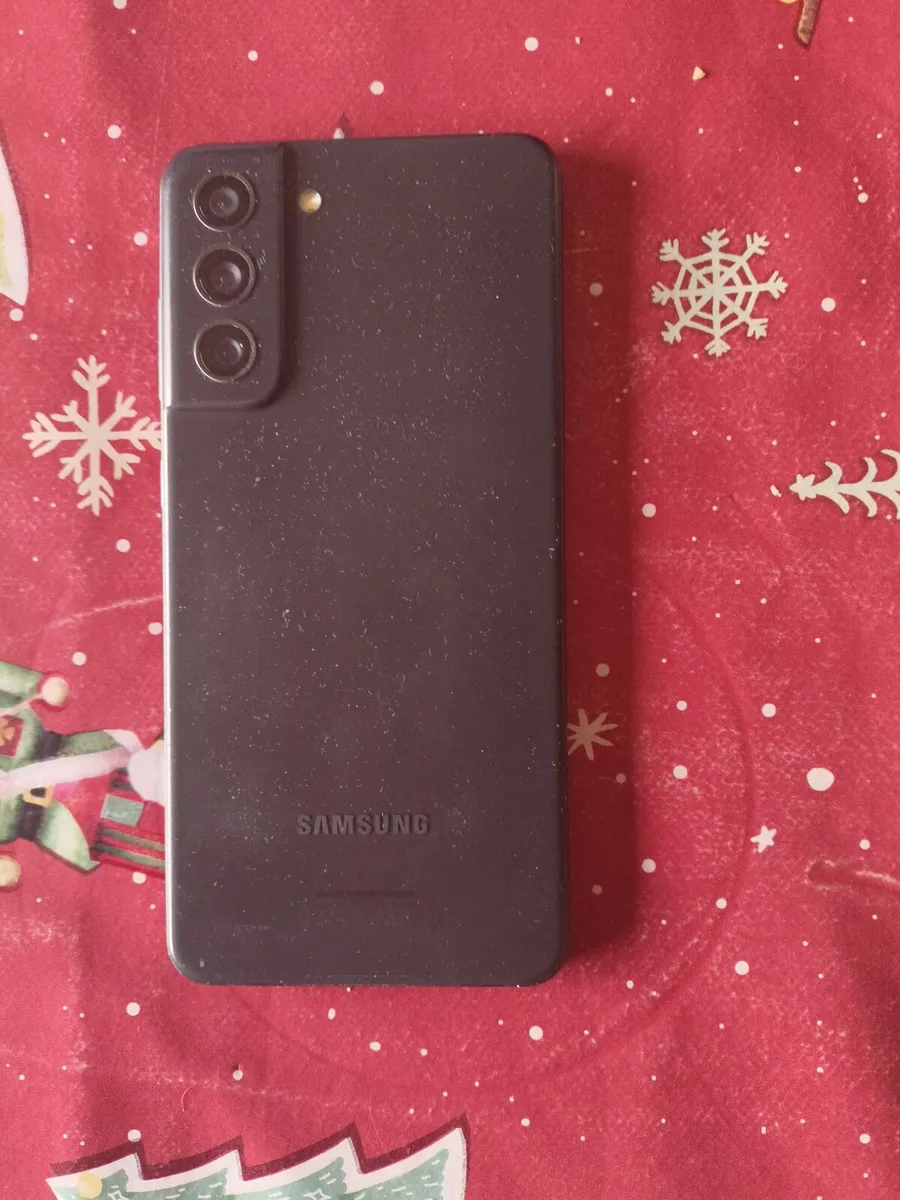 Samsung Galaxy S21 FE - Image 4