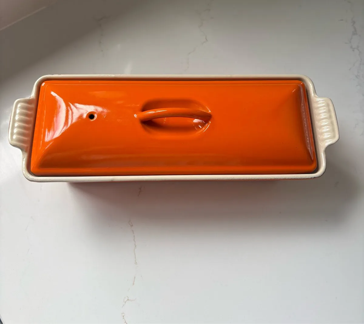 Le creuset cast iron terrine with press - Image 1