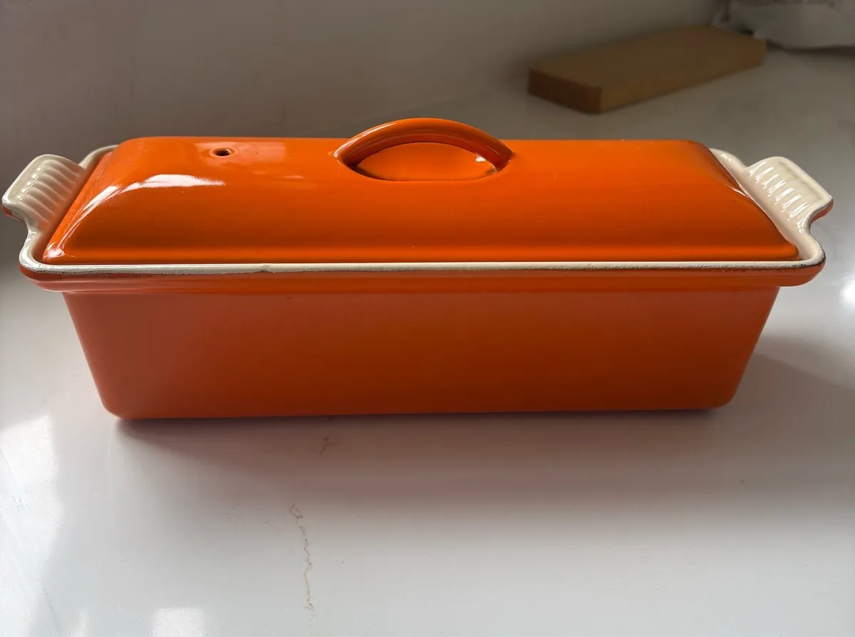 Le creuset cast iron terrine with press - Image 2