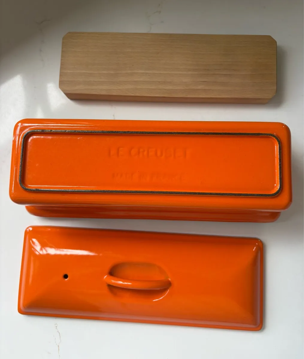 Le creuset cast iron terrine with press - Image 4