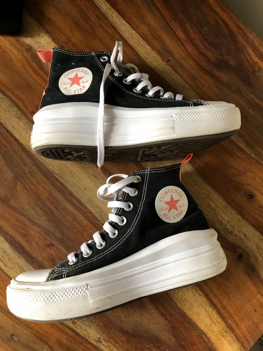 Converse shoes - Image 1