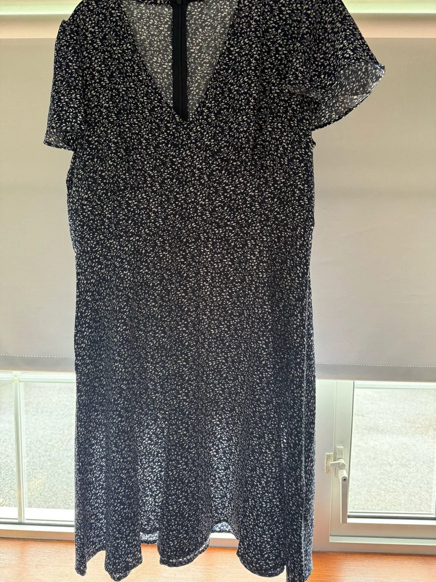 Women’s dresses - Image 3
