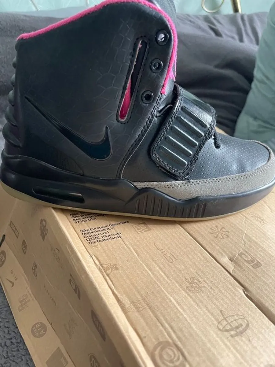 special edition trainers - Image 4