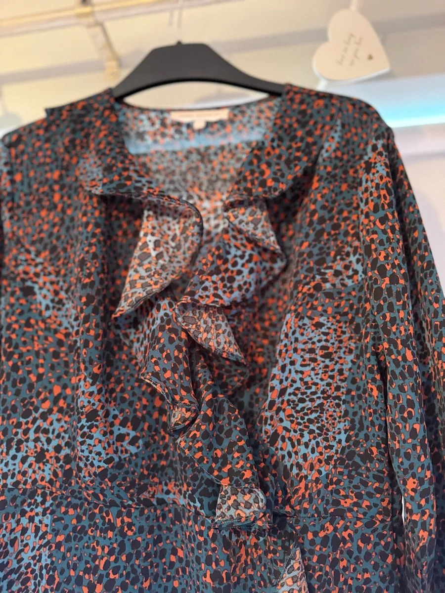 Selection of dresses - Image 4
