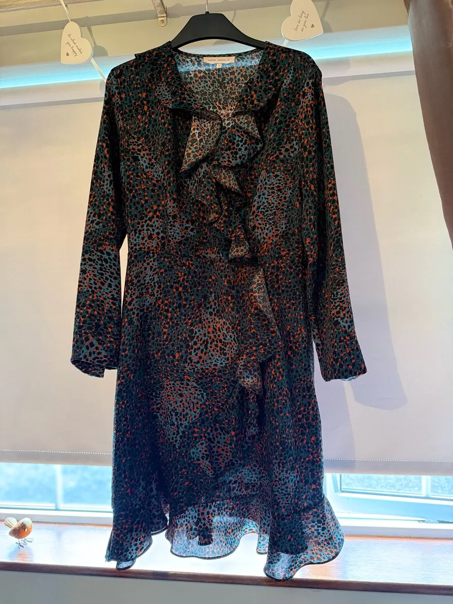 Selection of dresses - Image 3