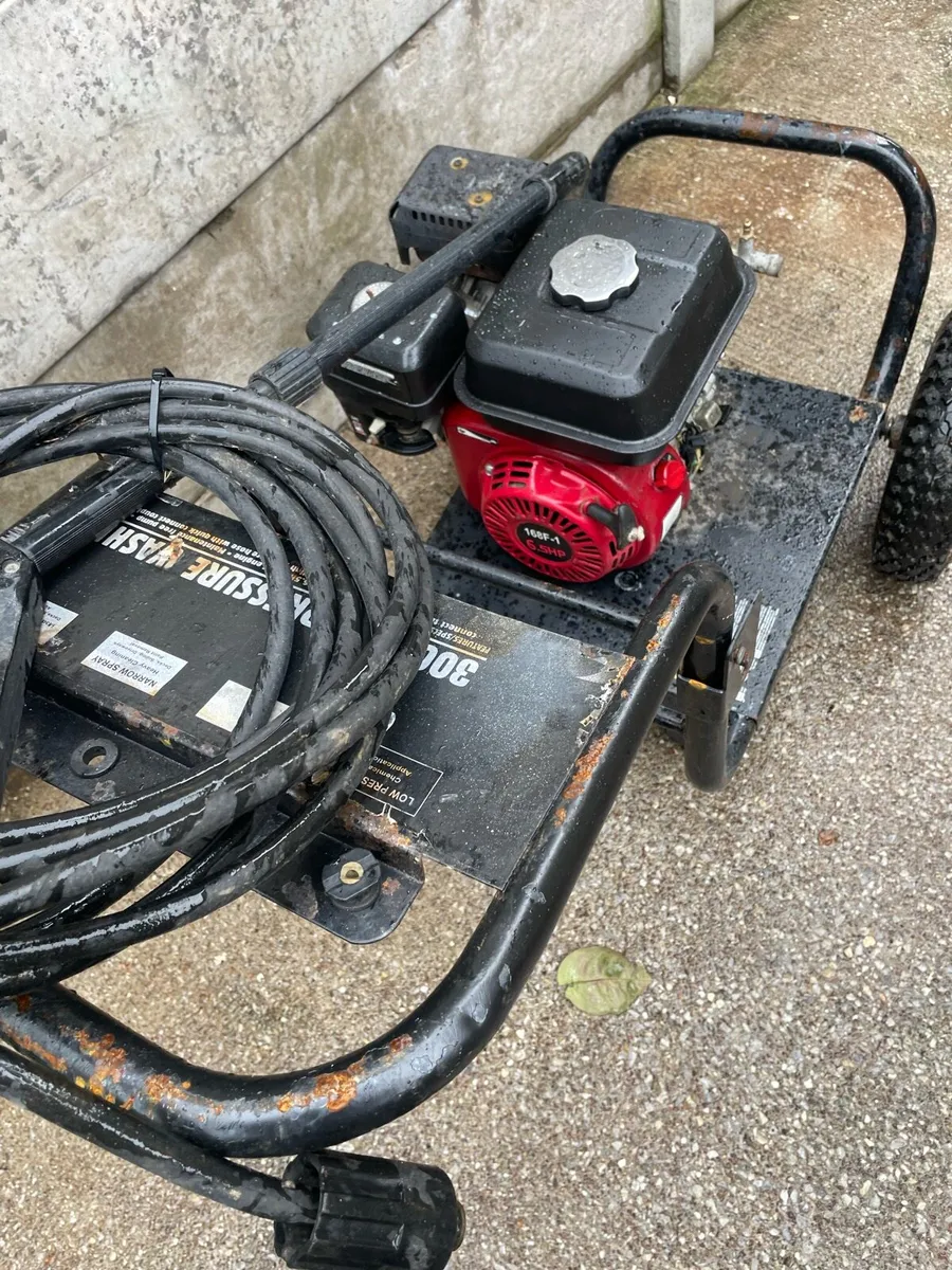 Petrol power washer 6,5 hp  parts or repairs - Image 2