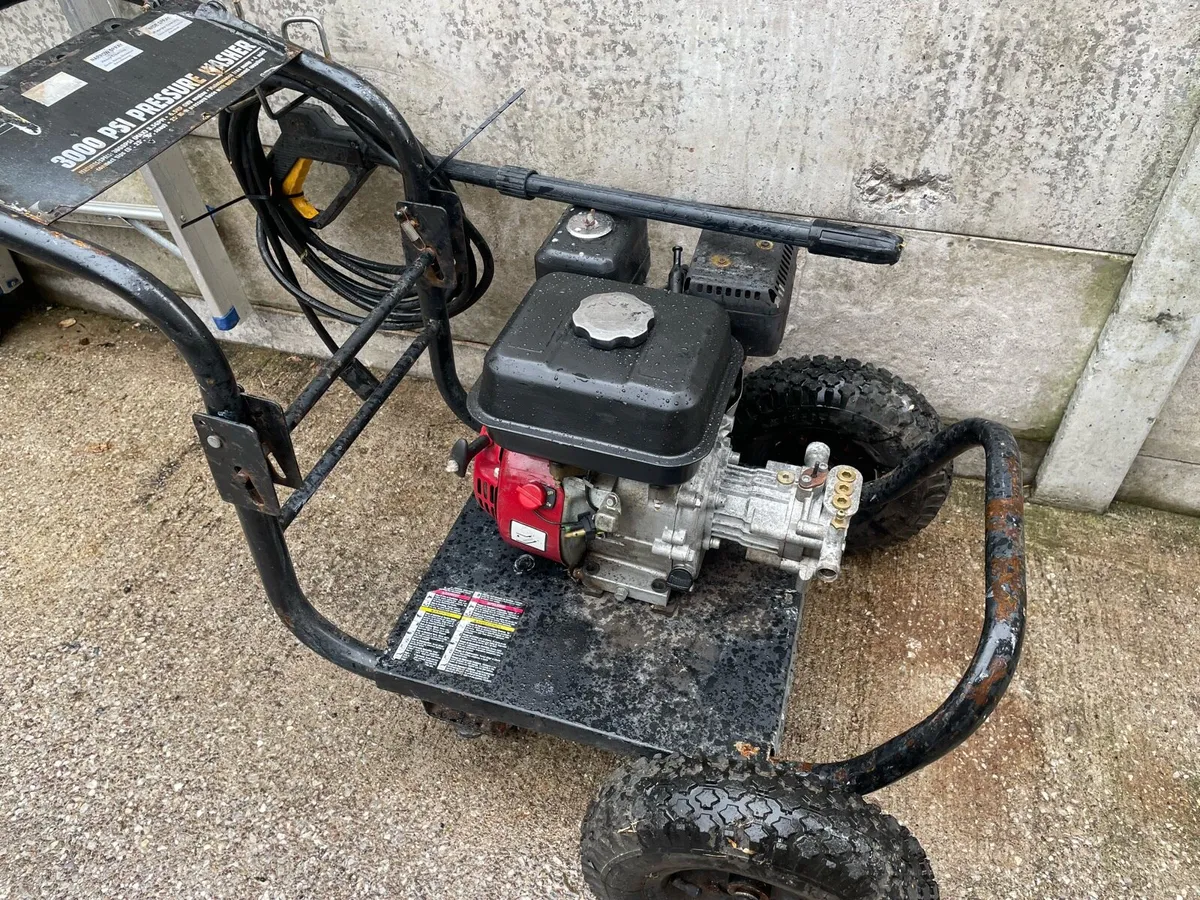 Petrol power washer 6,5 hp  parts or repairs - Image 3