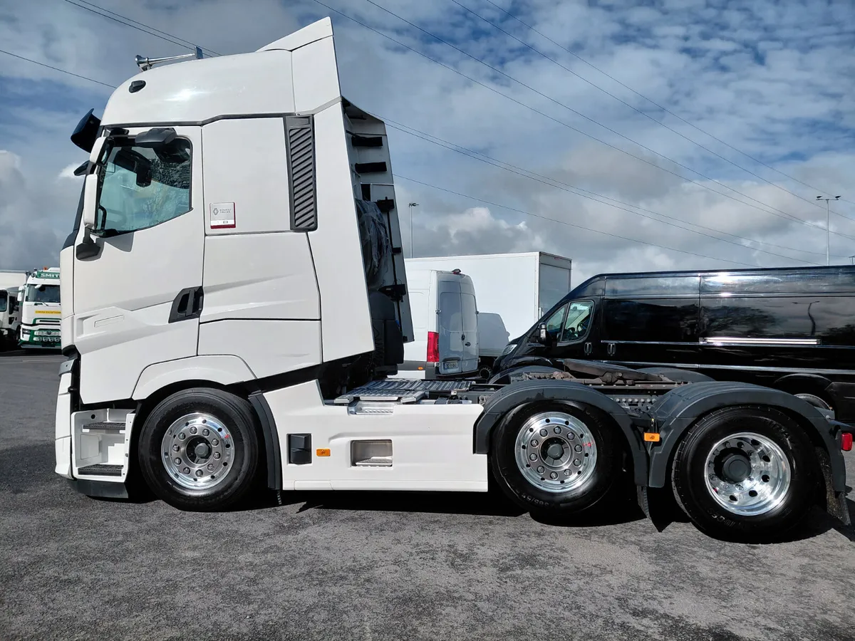 Choice Of 5 Renault T-High 520 For Sale - Image 4