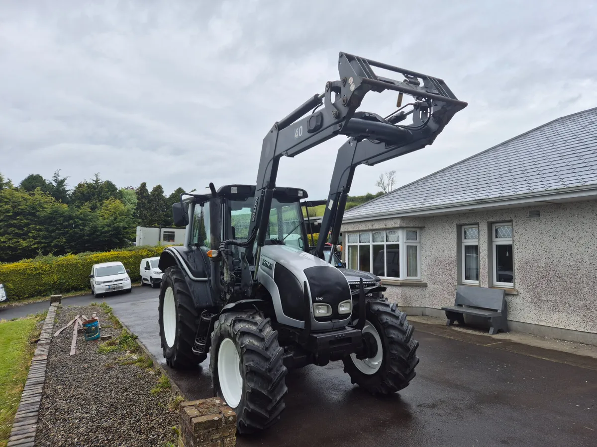 VALTRA N92 TRACTOR & FRONT LOADER - Image 2