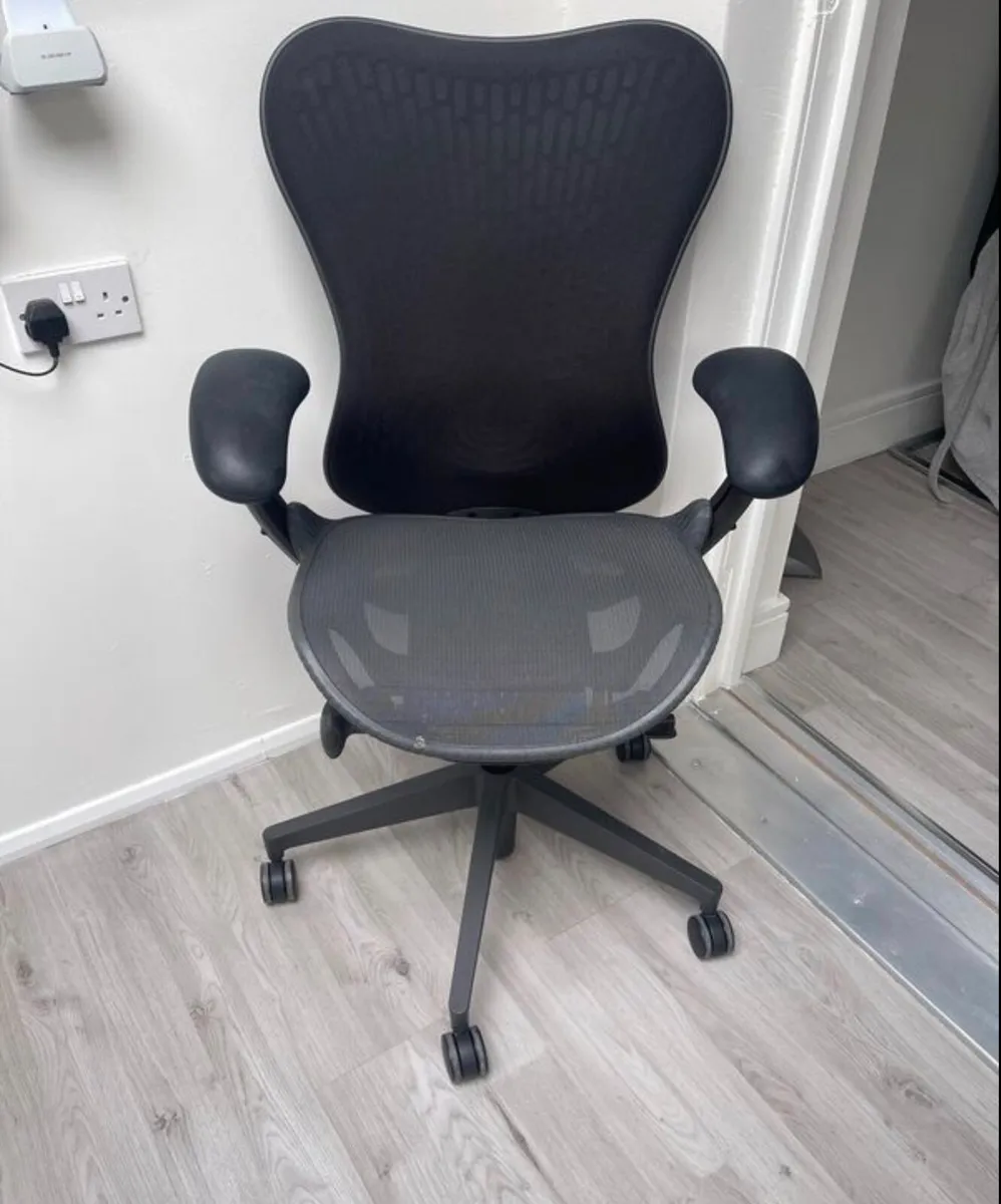 Herman Miller Mirra 2 Office Chair - Image 3