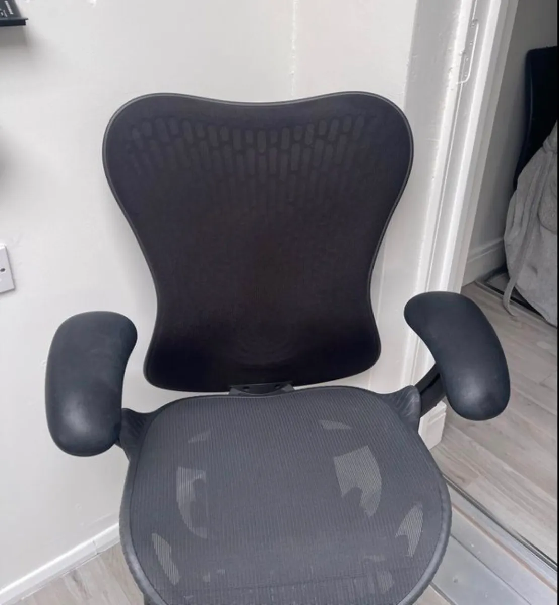 Herman Miller Mirra 2 Office Chair - Image 4
