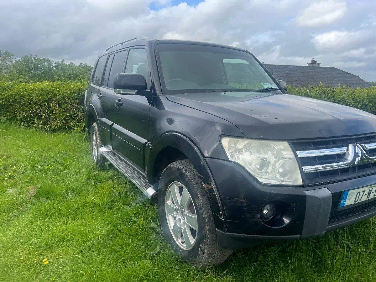 3.2 Mitsubishi Pajaro - Image 1
