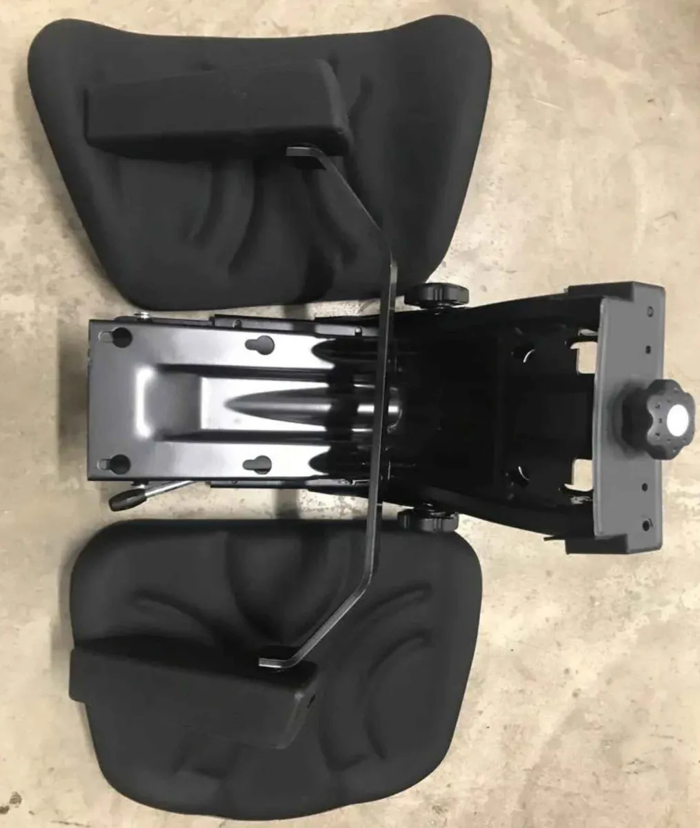 Economy Tractor Seat Comes With Arm Rests 830-872 - Image 3