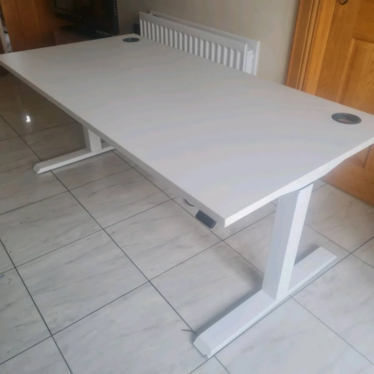 Actiforce White electric sit stand desk - Image 1