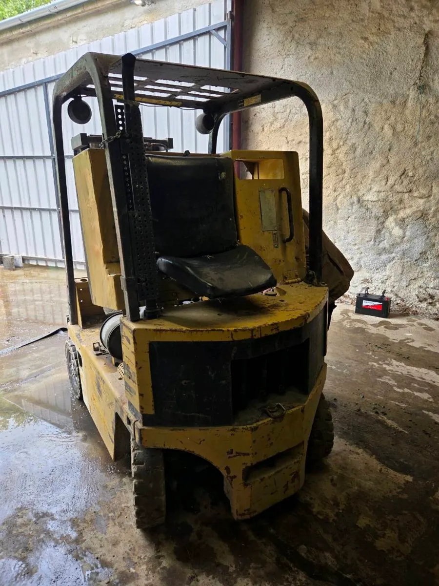 Caterpillar Forklift - Image 1