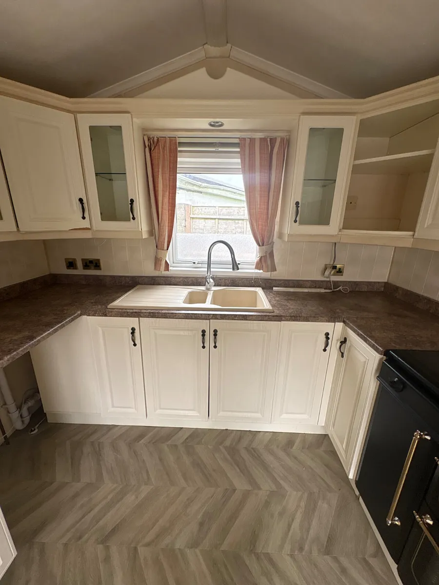 LUXURY RESIDENTIAL SPEC LODGE!! - Image 2