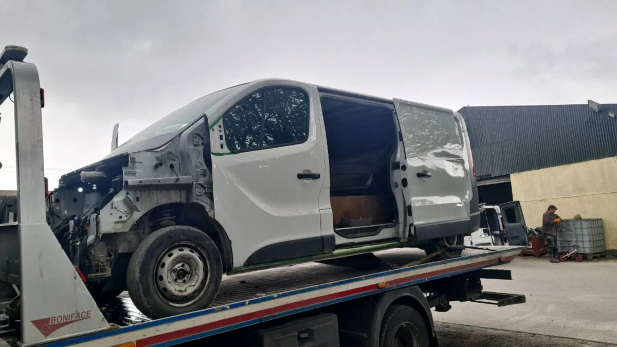 Opel vivaro  breaking - Image 1