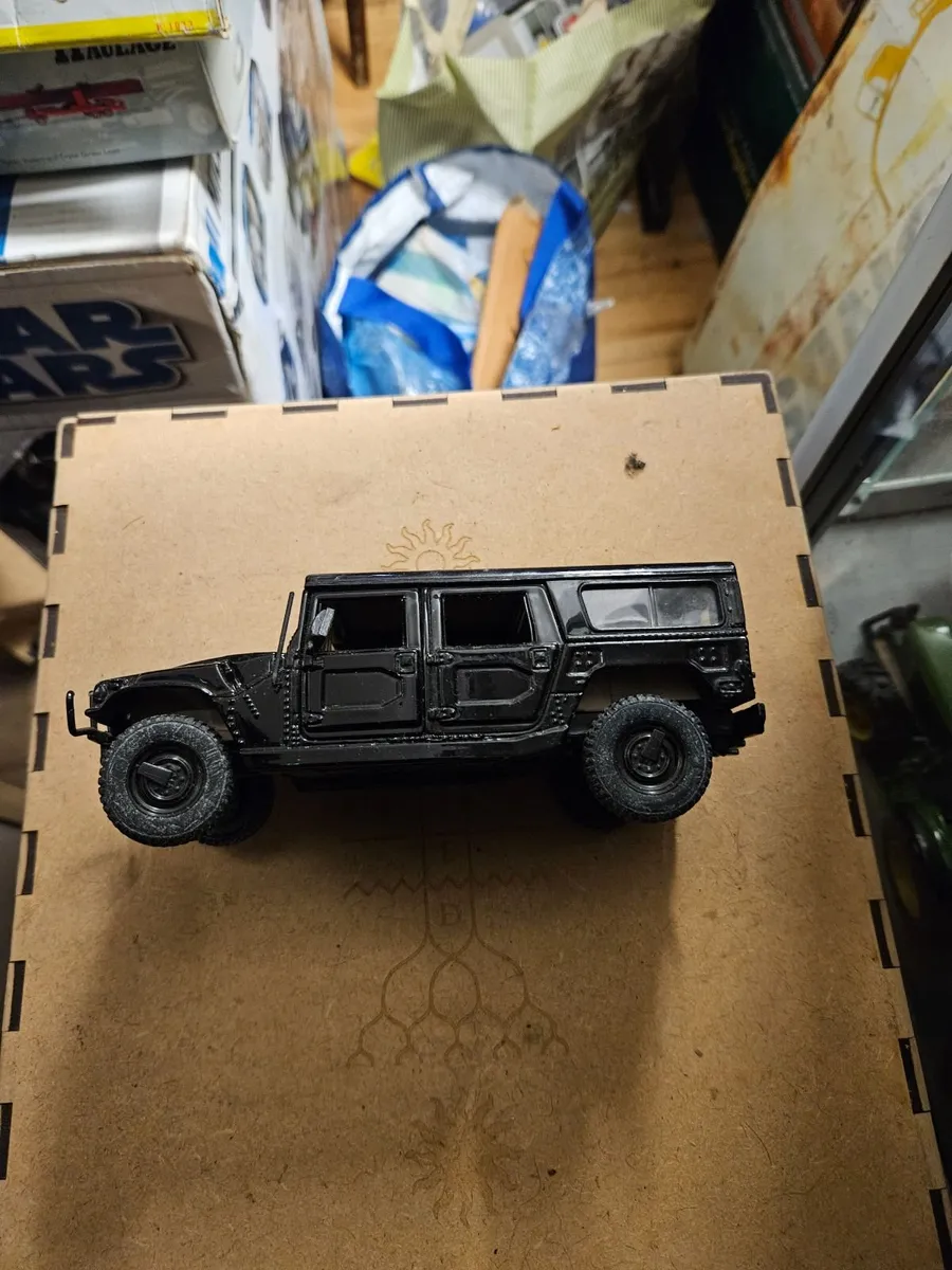 Corgi Maisto Hummer 1 24 - Image 2