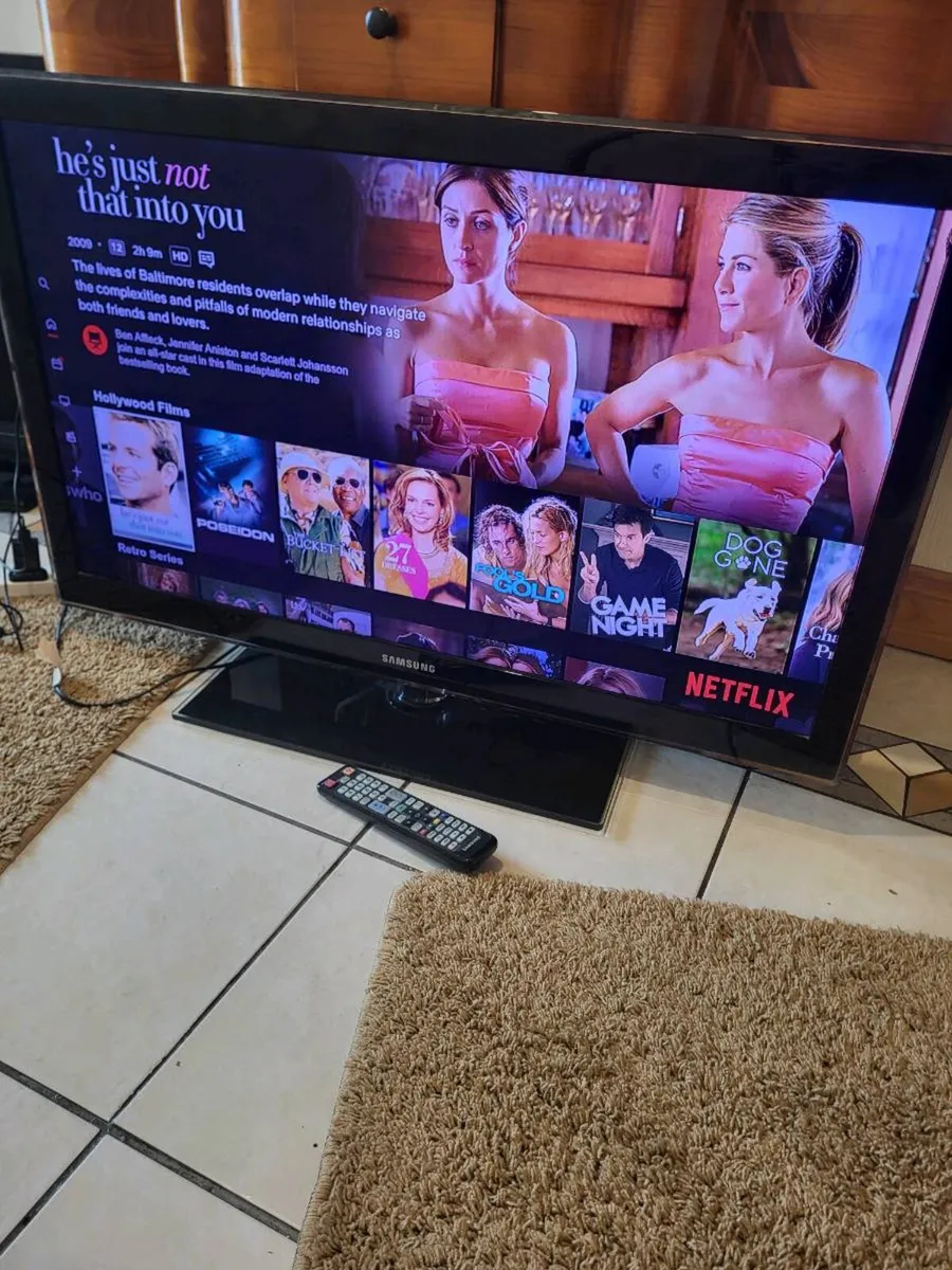 40 inch Samsung and remote - Image 1