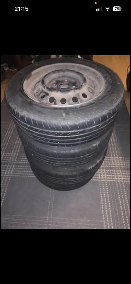 4 Wheels - Image 1