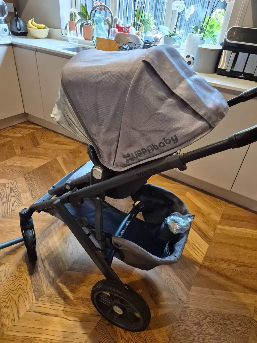Uppababy Vista V2 buggy - Image 1