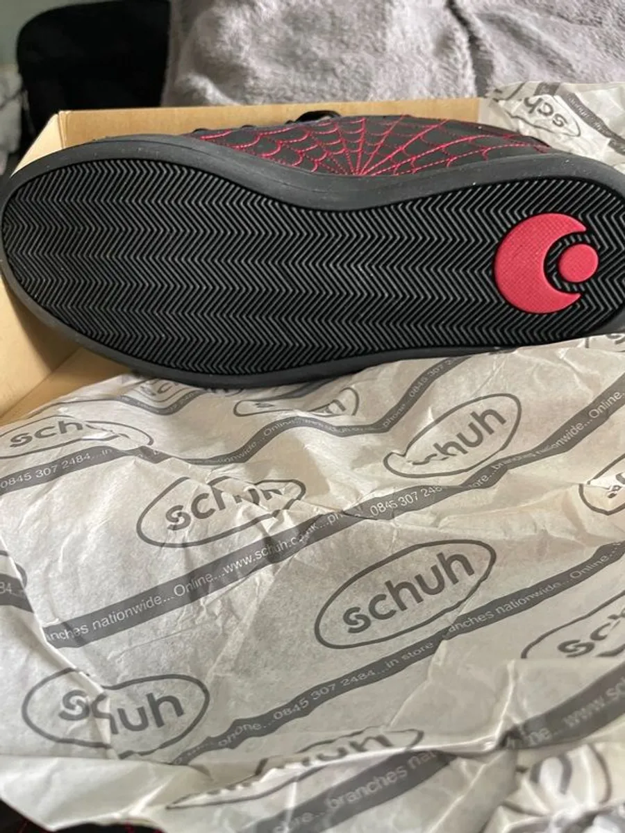 special edition trainers - Image 4