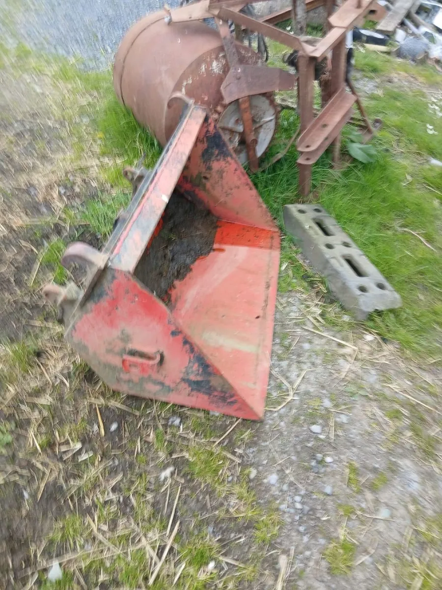 3 ft 6  bucket - Image 1