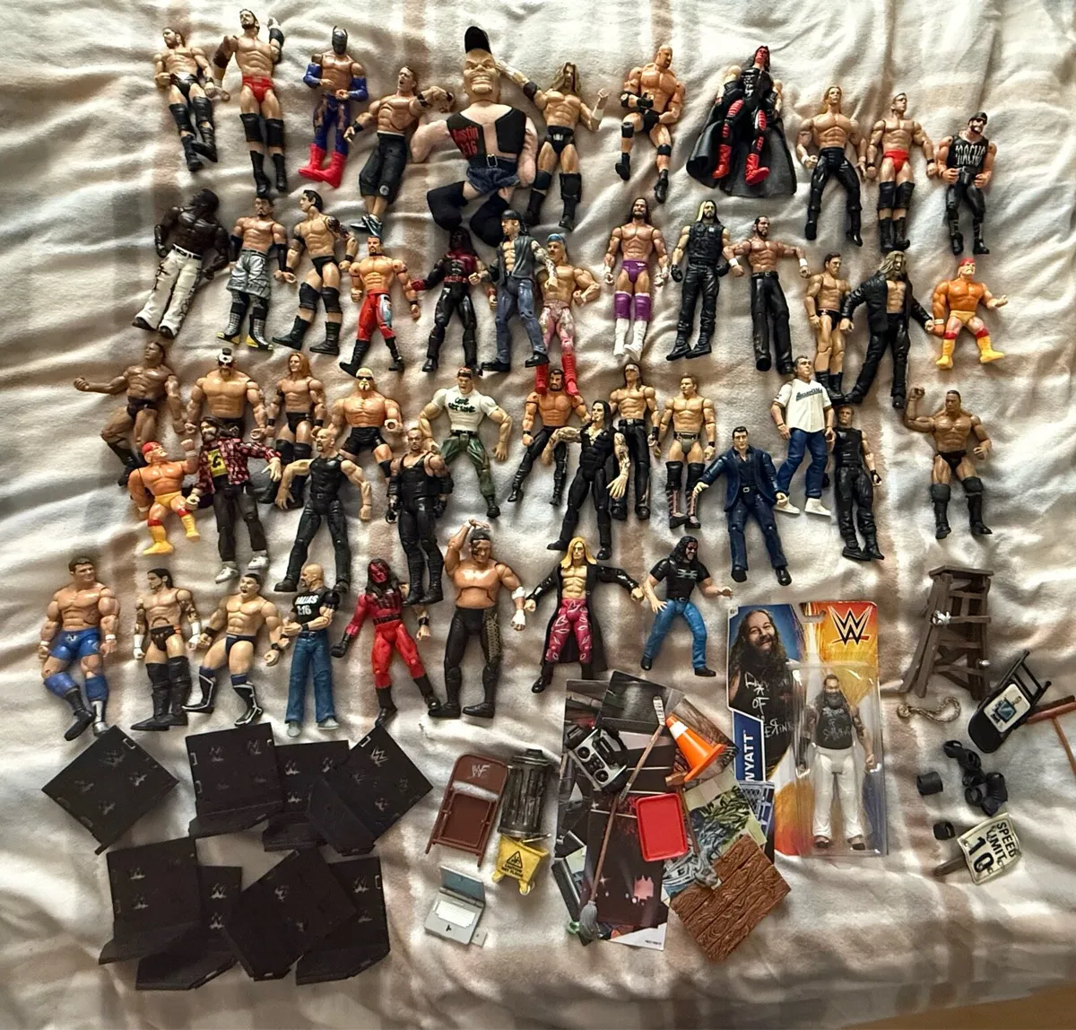 Wwe 50 wrestlers wrestling accessories job lot - Image 1