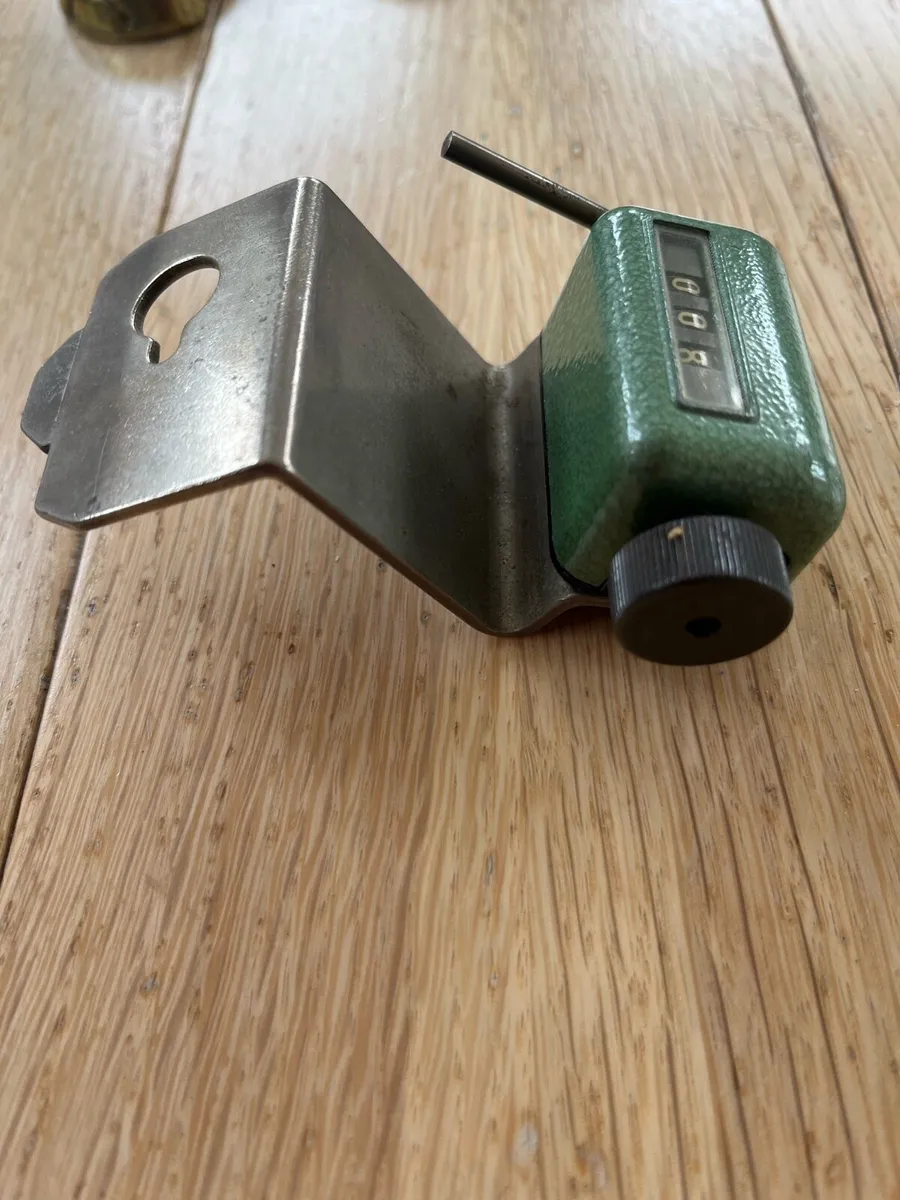 Vintage mechanical tally counter - Image 2