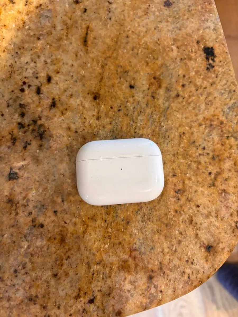 Apple AirPods Pro 1st gen - Image 1