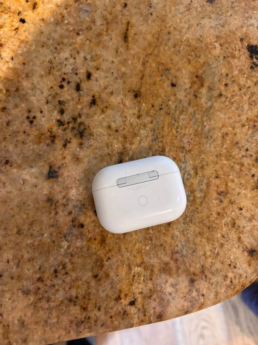 Apple AirPods Pro 1st gen - Image 2