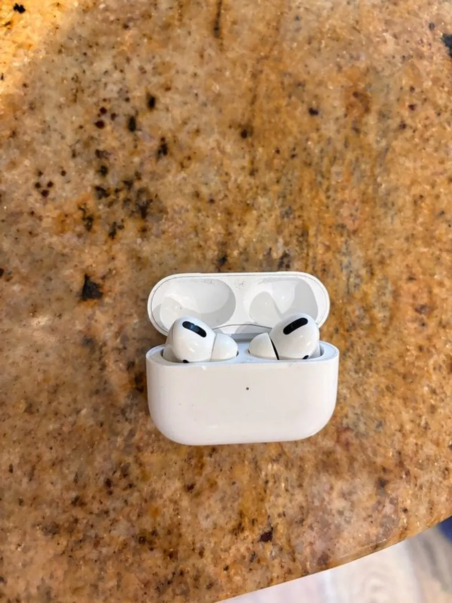 Apple AirPods Pro 1st gen - Image 3