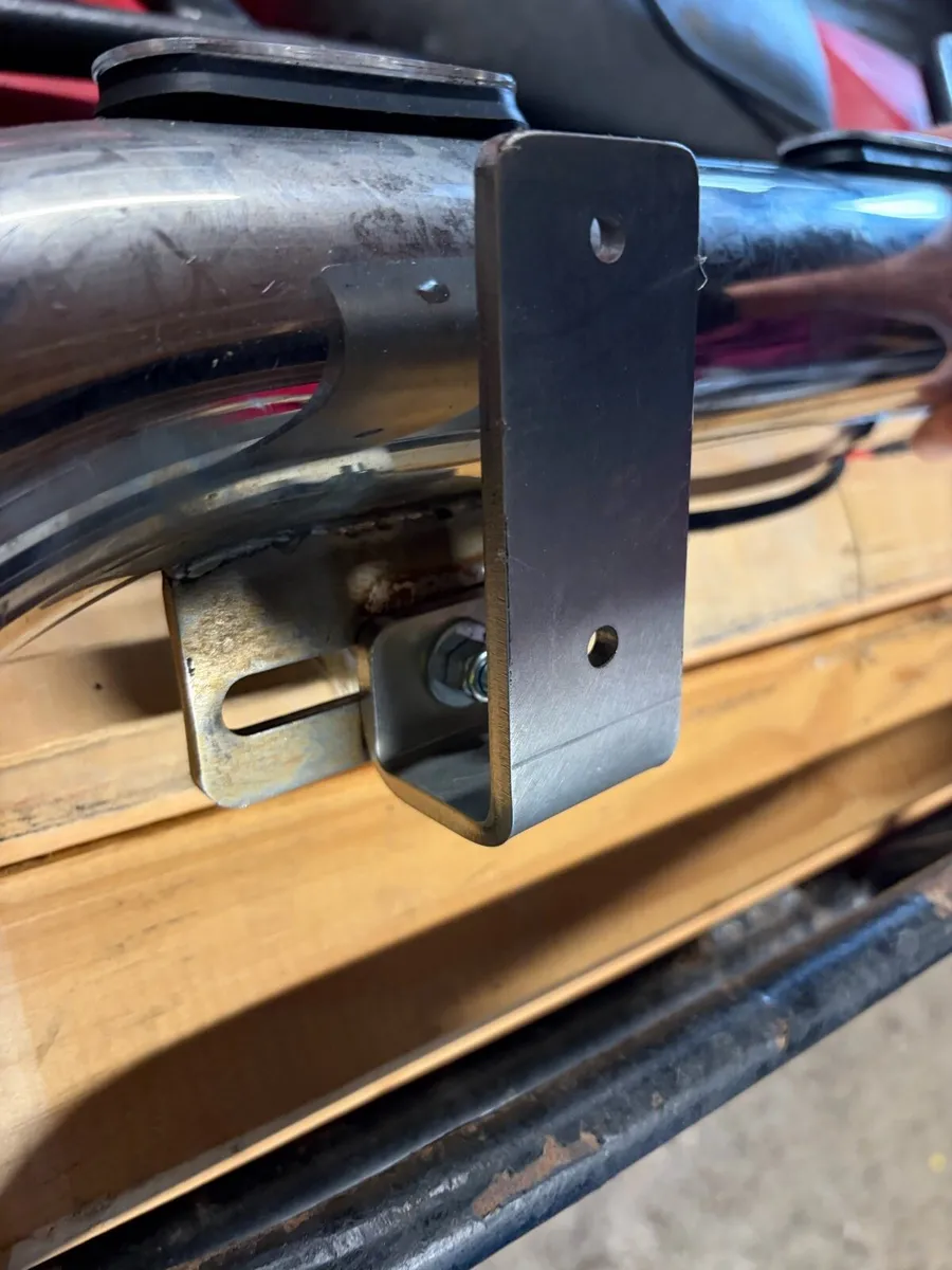Chrome roof bar and side bars - Image 3