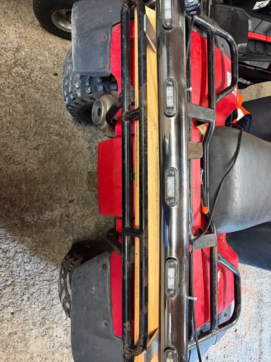 Chrome roof bar and side bars - Image 1