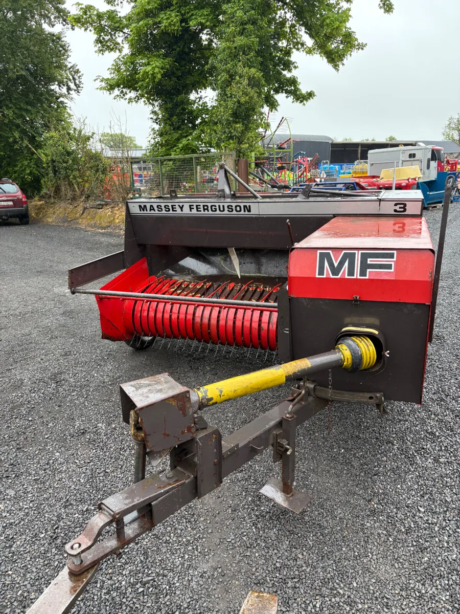Massey Ferguson Square Bailer - Image 1